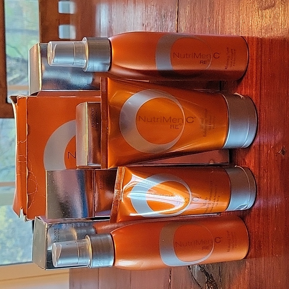 NWT arbonne for men. 4 pc includes 2 toners, exfoliating face wash and sunscreen